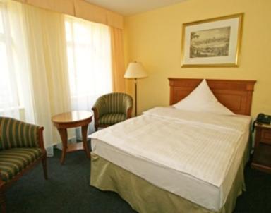 Deckerts Hotel Am Katharinenstift 루터슈타트아이슬레벤 객실 사진